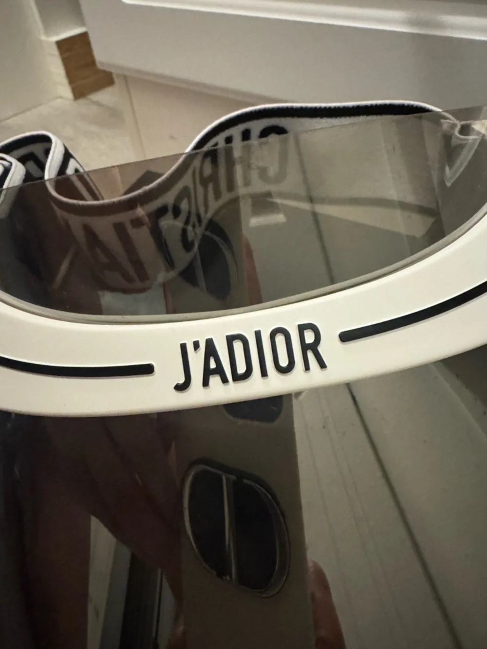 Dior J'ADIOR Mirrored Visor in White and Black - Picture 3 of 6